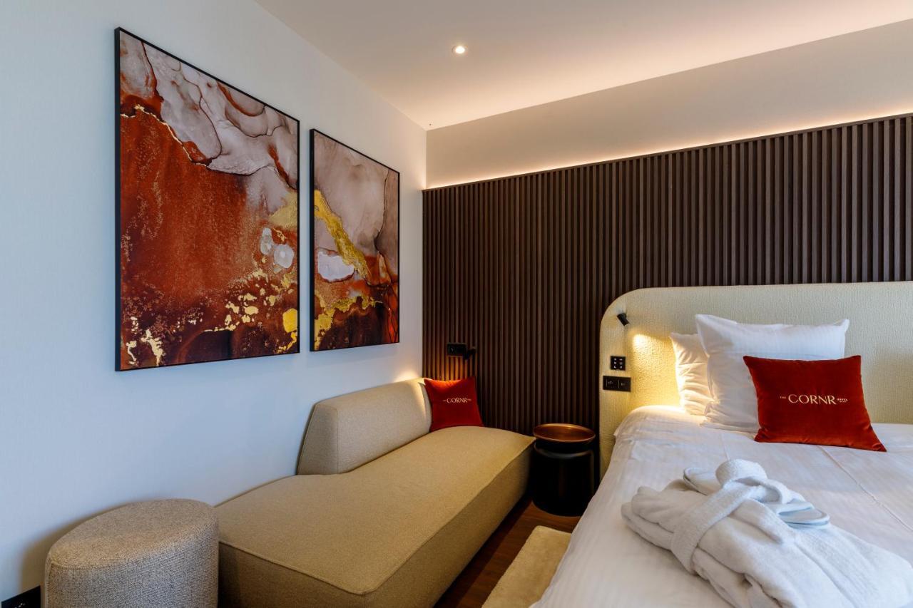 The Cornr Hotel นิวว์ปอร์ท ภายนอก รูปภาพ