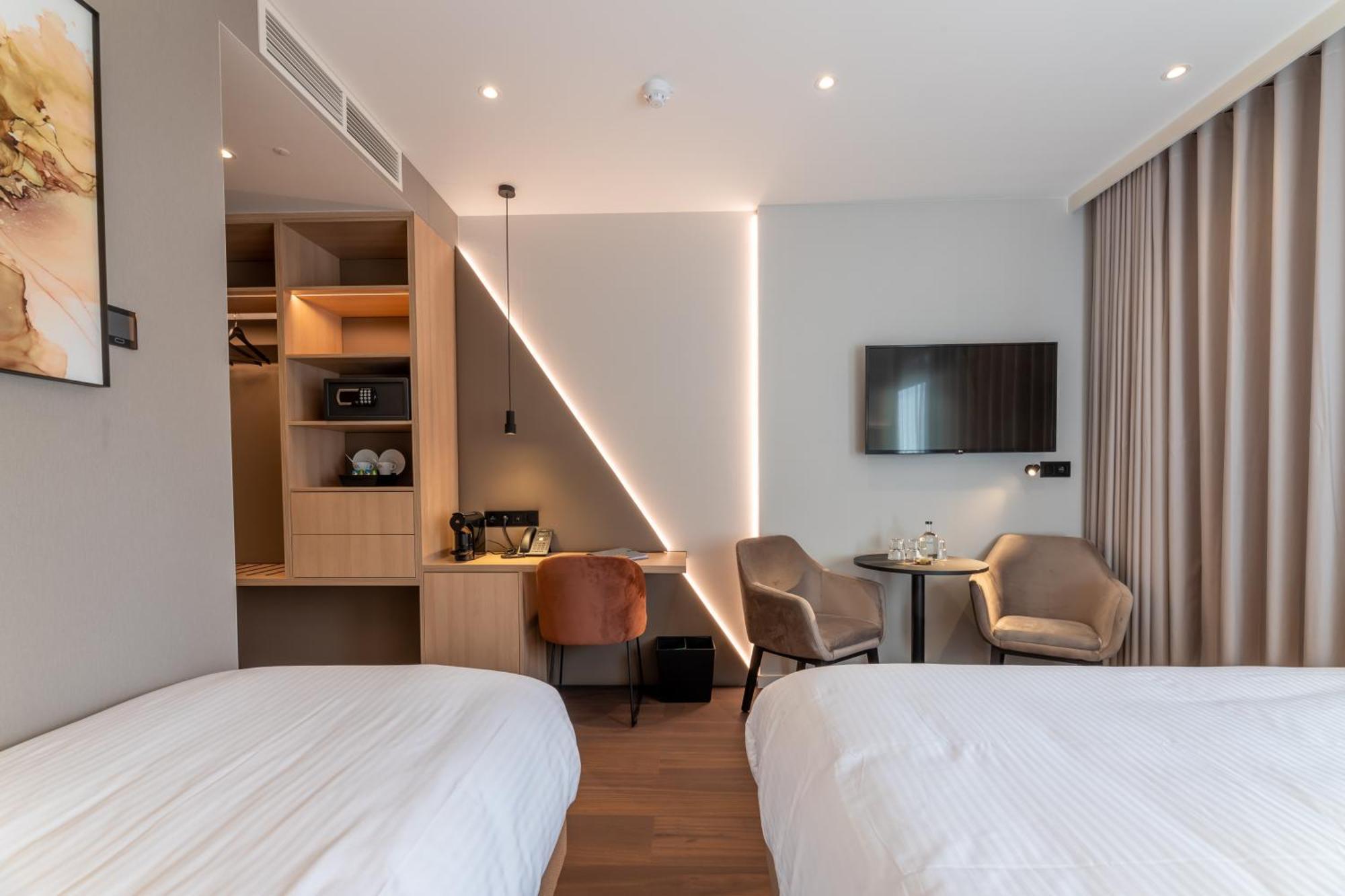 The Cornr Hotel นิวว์ปอร์ท ภายนอก รูปภาพ
